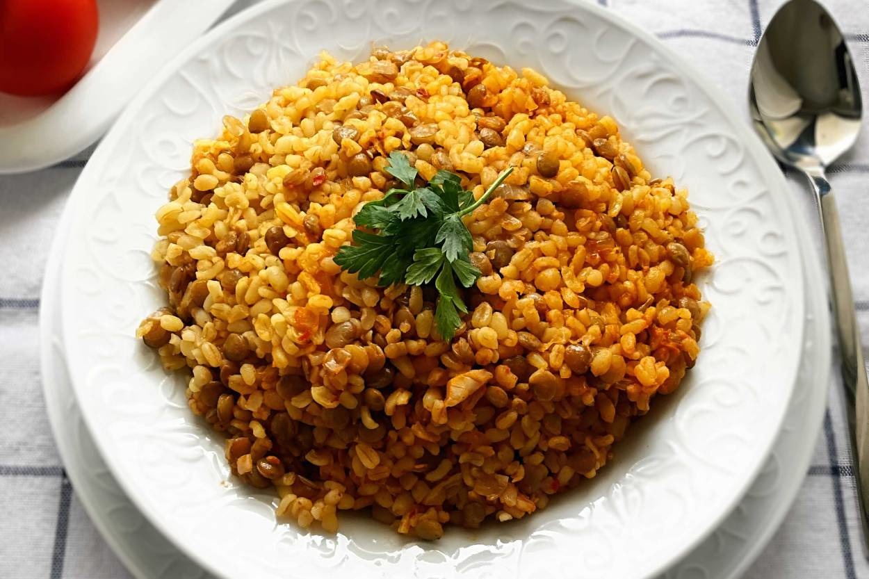 Enfes Müceddere: Yeşil Mercimekli Bulgur Pilavı