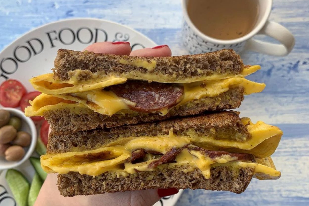 Enfes Kahvaltı: Yumurtalı Tost