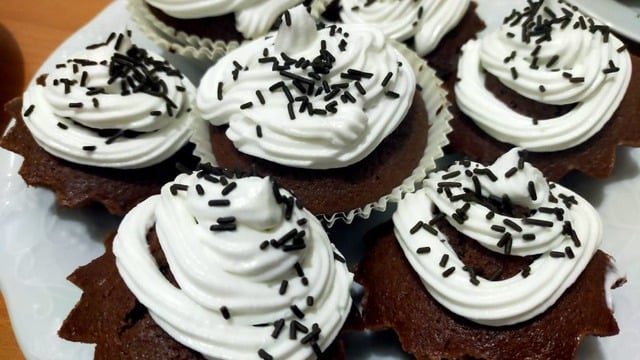 Doğum Günlerine Özel: Pratik Cupcake