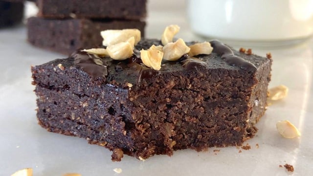 Kek Hamuru Kıvamında: Rafine Şekersiz Brownie