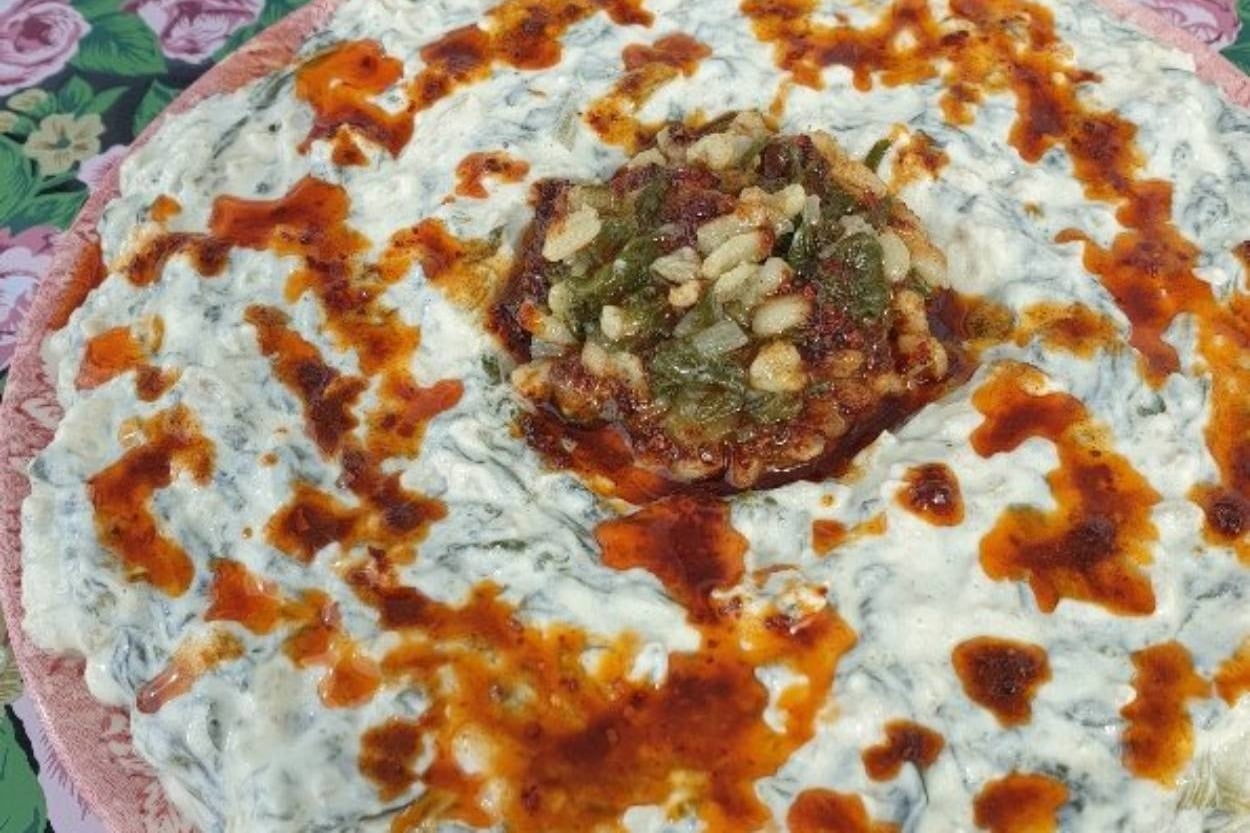 Besleyici Lezzet: Bulgurlu Pazı Borani