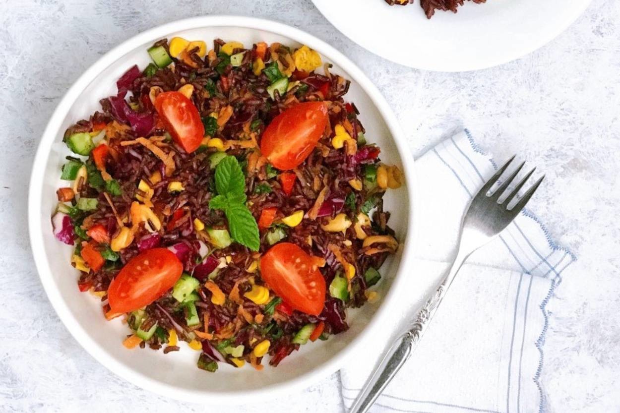 Gluten İçermez: Siyah Pirinç Salatası