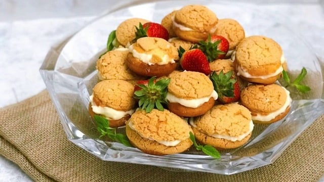 Yumuşacık Dokusuyla: Karamelli Cream Puff