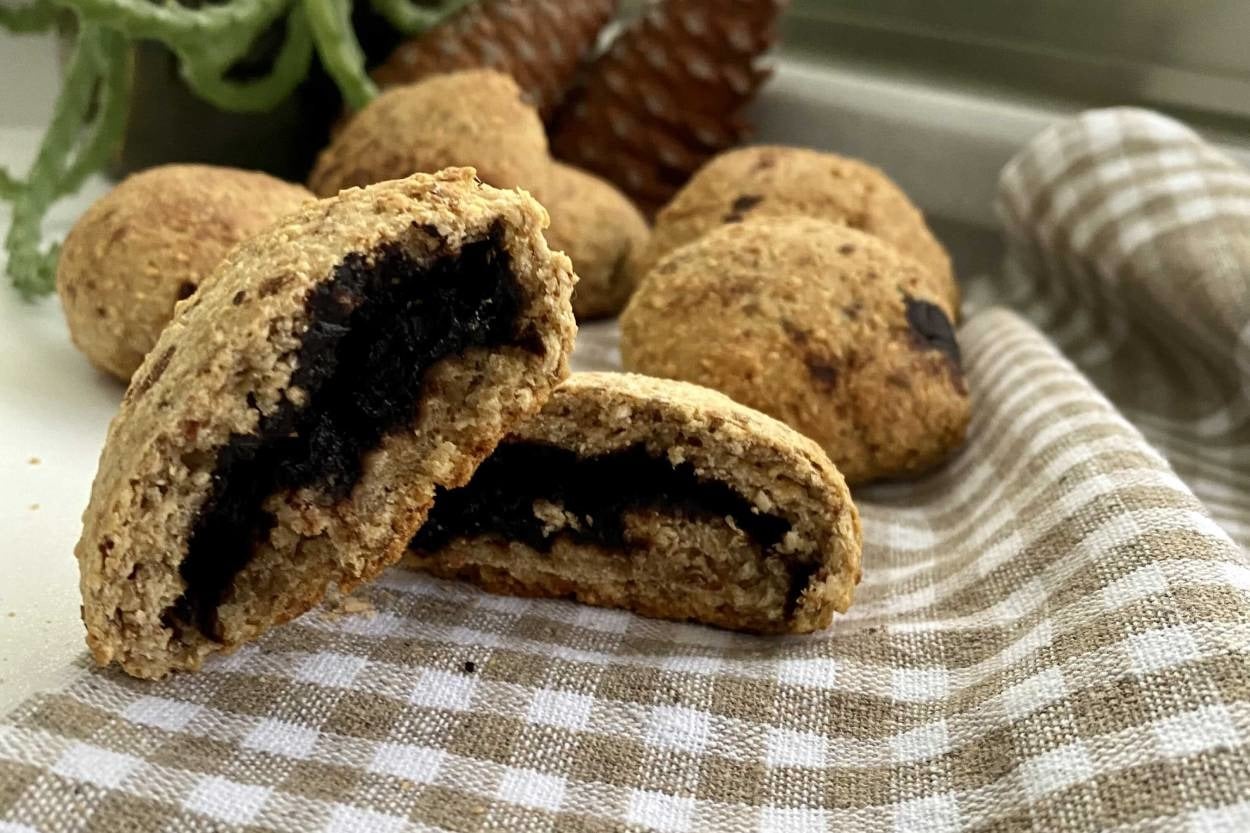 Şekersiz Hazırlanan: Vegan Çikolata Dolgulu Kurabiye