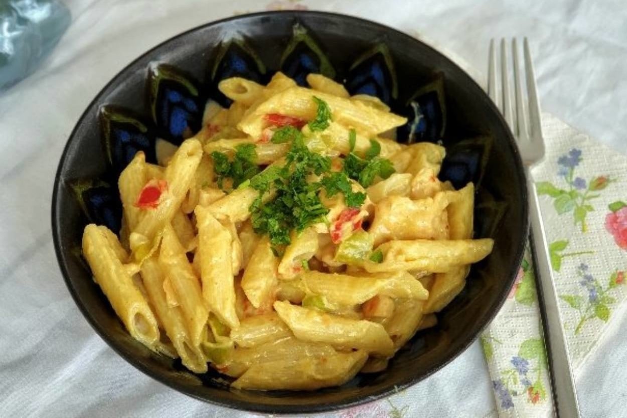 Enfes Kokusuyla: Körili Tavuklu Penne Makarna