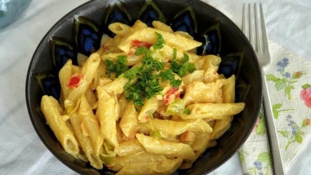 Enfes Kokusuyla: Körili Tavuklu Penne Makarna