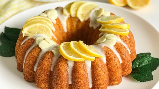 Mis Gibi Kokusuyla: Soslu Limonlu Kek