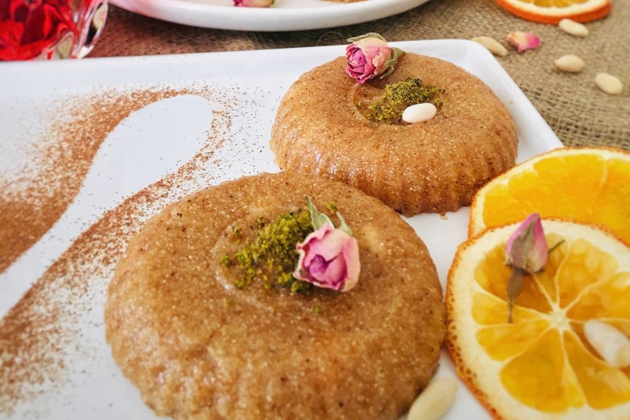 Çaya Muhabbete: Kıvamında İrmik Helvası