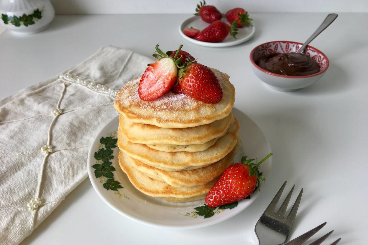 Kahveler Hazırsa: Çikolatalı Fındık Kreması Dolgulu Pancake