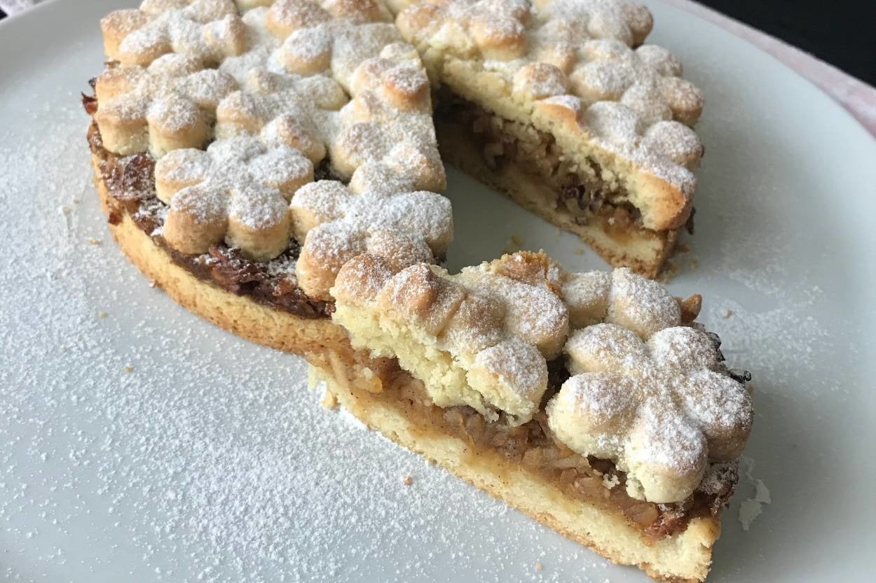 Ağızda Dağılan Dokusuyla: Elmalı Tart
