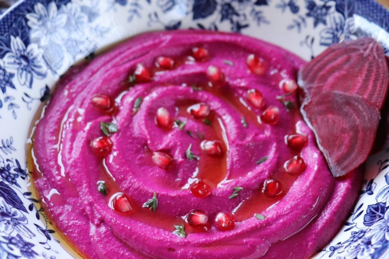 Sofralarınızda Fark Yaratacak: Pancarlı Humus