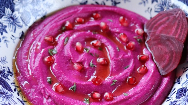 Sofralarınızda Fark Yaratacak: Pancarlı Humus