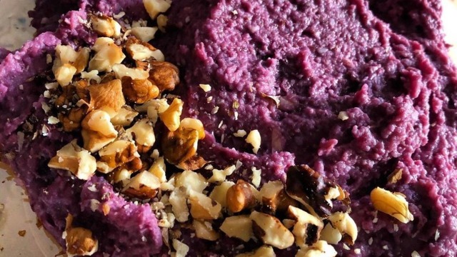 Enfes Görünümüyle: Mor Havuçlu Kuru Fasulye Mezesi