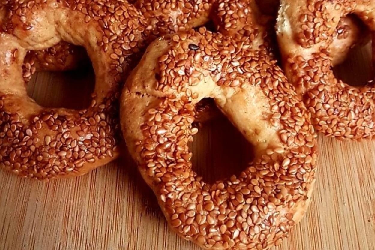 Salep Kokulu: Susamlı Kandil Simidi