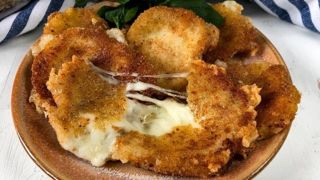 Yumuşacık Dokusuyla: Mozzarella Kızartması