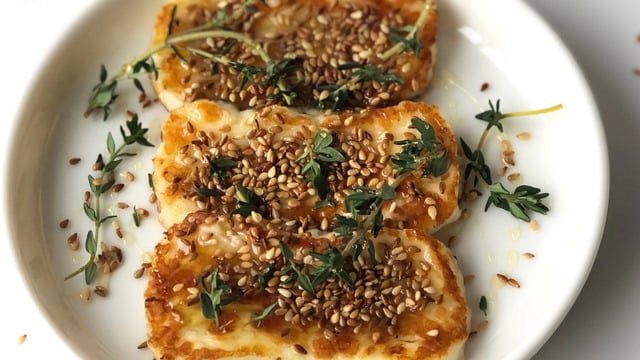 Aromalar Dans Ediyor: Ballı Kekikli Hellim
