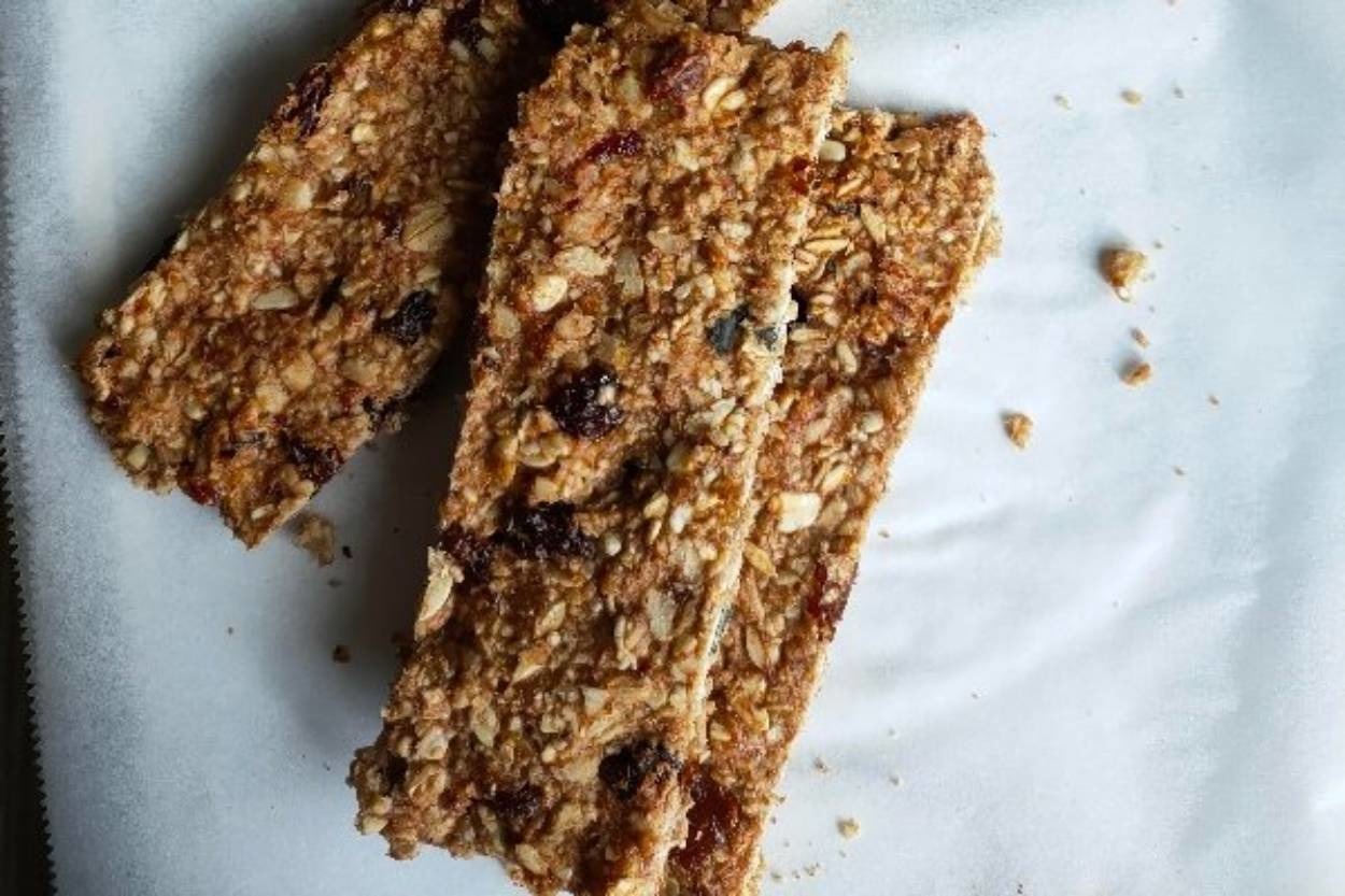 Çay Saatlerinde: Ev Yapımı Granola Bar