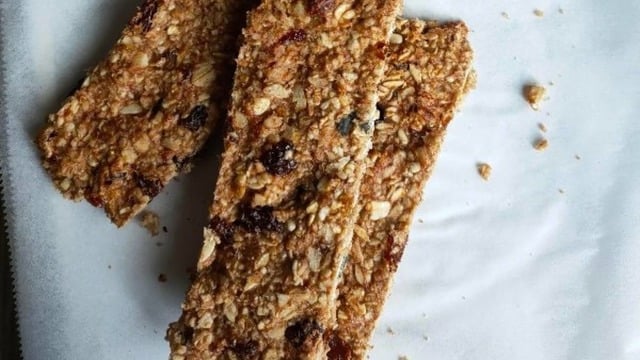 Çay Saatlerinde: Ev Yapımı Granola Bar