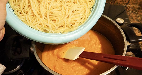 havuc-soslu-spagetti