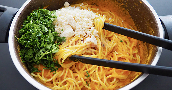 havuc-soslu-spagetti