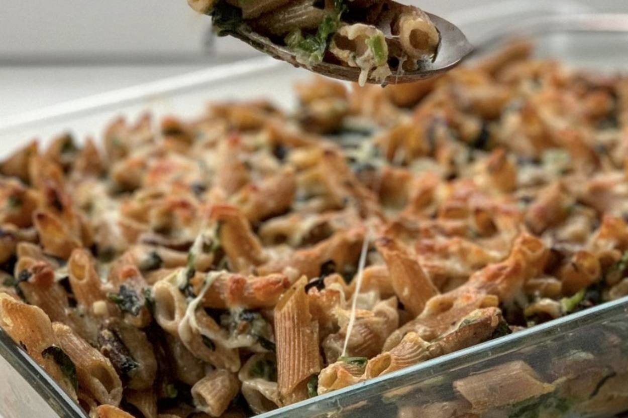 Tadına Doyulmaz: Fırında Ispanaklı Mantarlı Tam Buğday Makarna