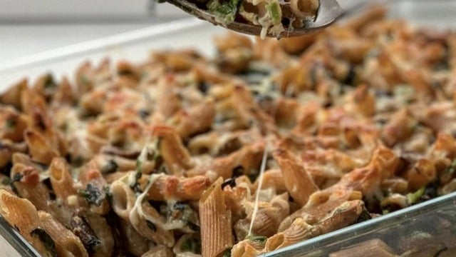 Tadına Doyulmaz: Fırında Ispanaklı Mantarlı Tam Buğday Makarna