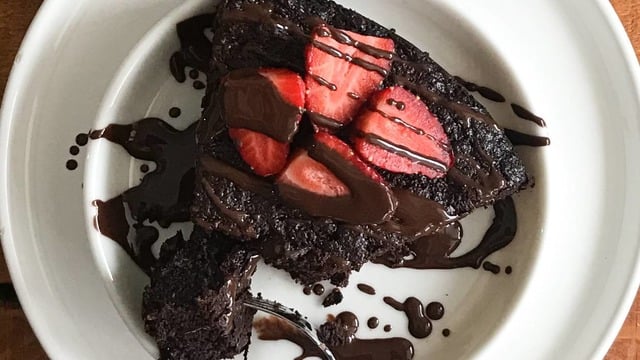 Hem de Rafine Şekersiz: 4 Malzemeli Unsuz Brownie