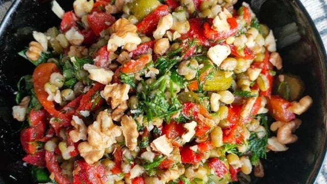Bu Salatayla Aç Kalmak Mümkün Değil: Maş Fasulyeli Salata