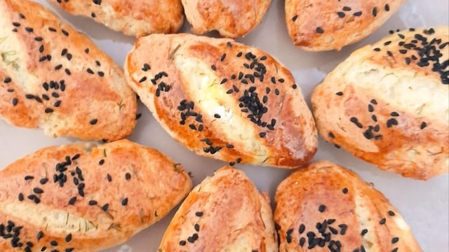 Keyif Dolu: Glutensiz Dereotlu Peynirli Poğaça