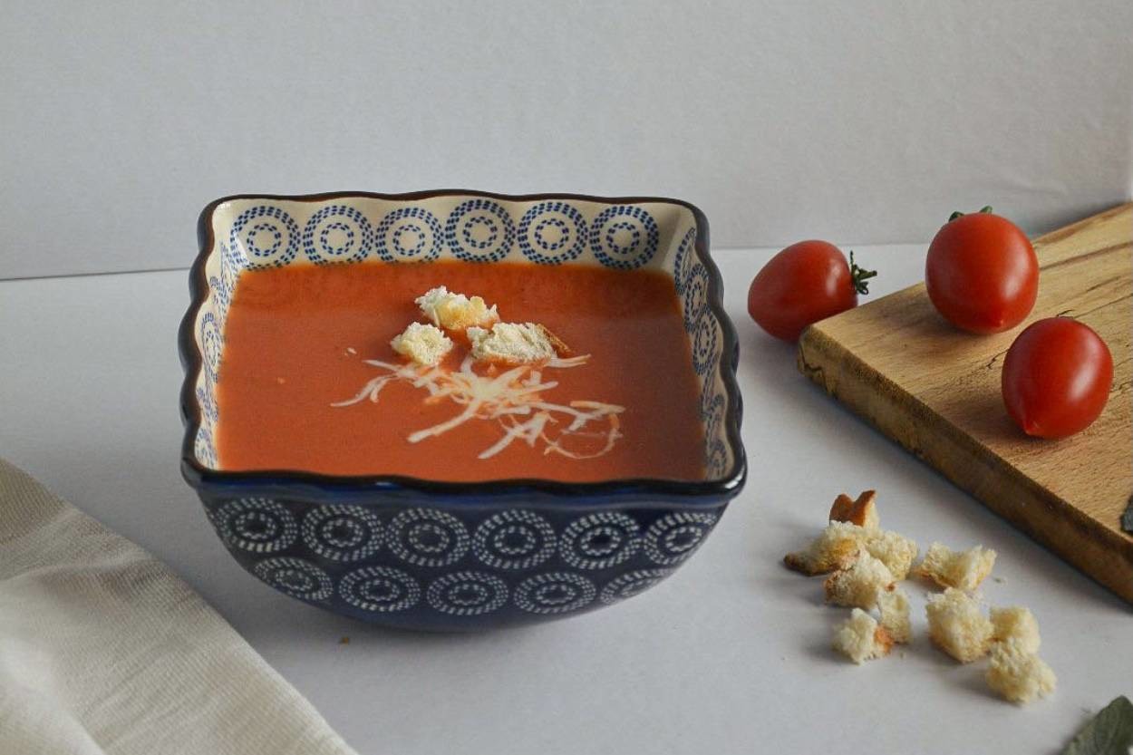 Sevmeyeni Yok: Kremalı Domates Çorbası
