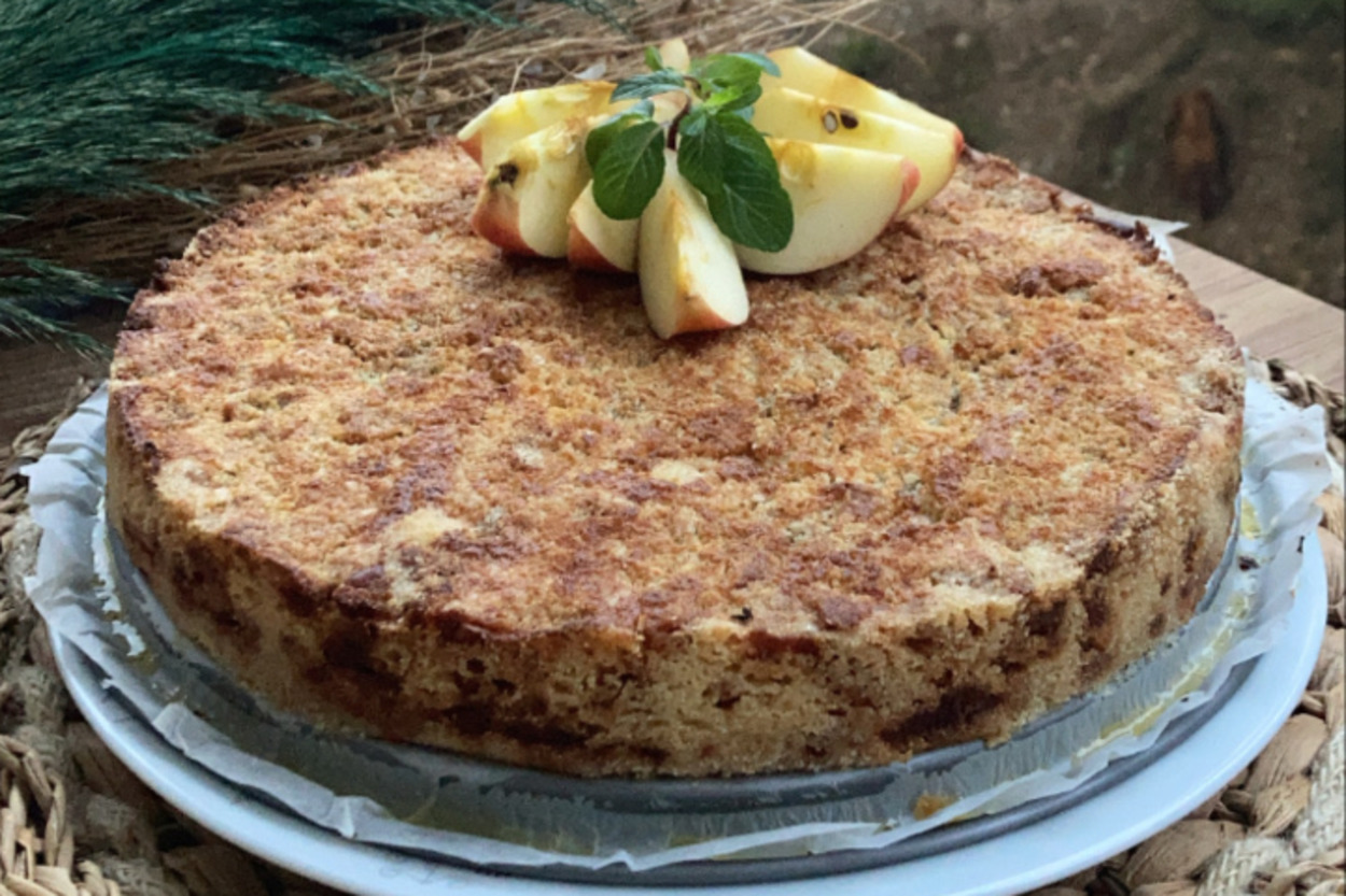Yumurtasız ve Yağsız: Elmalı Hamursuz Kek