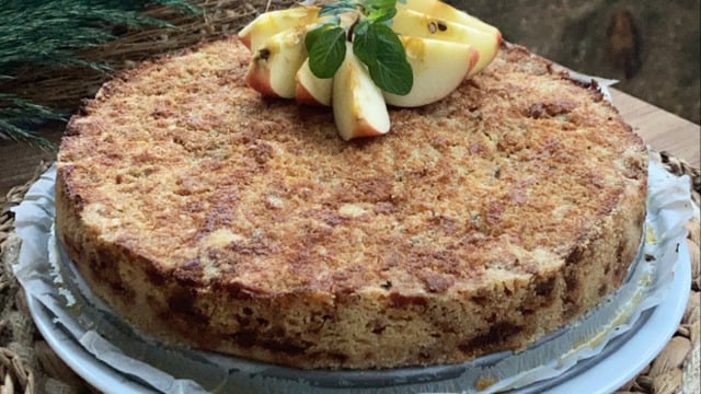 Yumurtasız ve Yağsız: Elmalı Hamursuz Kek