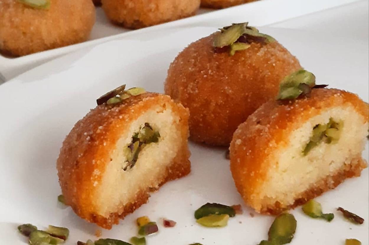 Ramazan Ayına Yakışır: Antep Fıstıklı İrmik Tatlısı