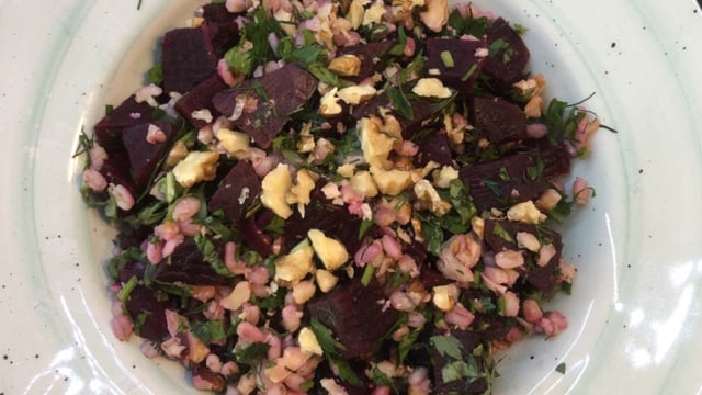 Besin Deposu: Bulgurlu Pancar Salatası