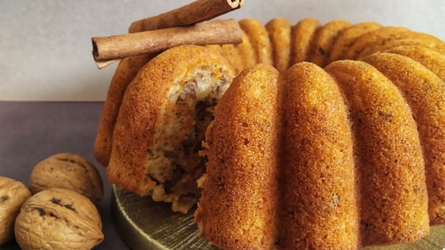 Dokusu ve Kokusuyla Mest Eder: Havuçlu Cevizli Tarçınlı Kek
