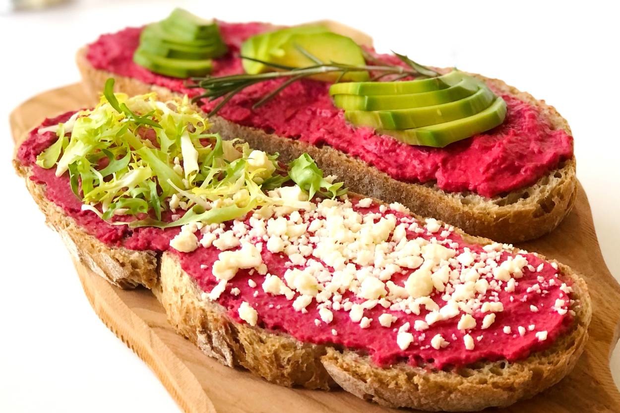 Modern Dokunuş: Pancarlı Kolay Humus