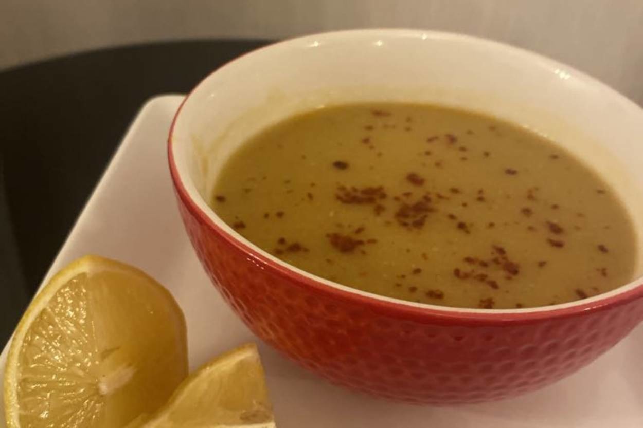 Çorbaların Baş Tacı: Lokanta Usulü Mercimek Çorbası