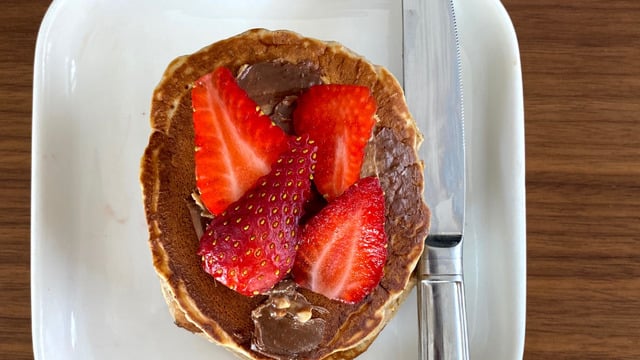 Kahvaltıya Neşe Katar: Puf Pankek