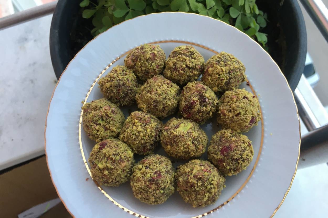 Sadece 2 Malzemeyle: Baklava Topçukları