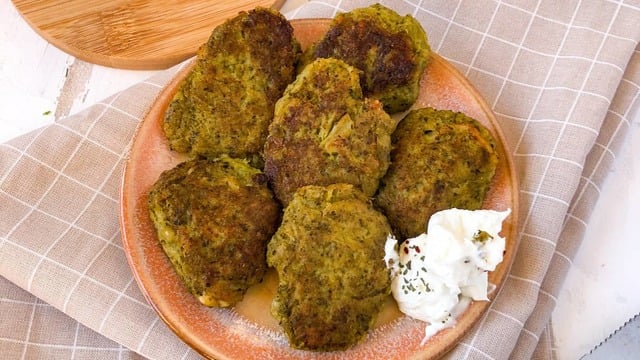 Hem Hafif Hem Leziz: Brokoli Mücver