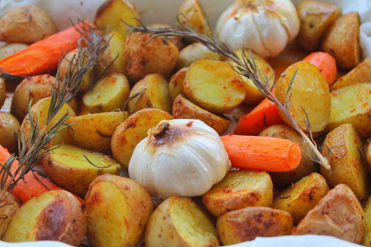 Aromasıyla Baş Döndürecek: Fırında Bebek Patates