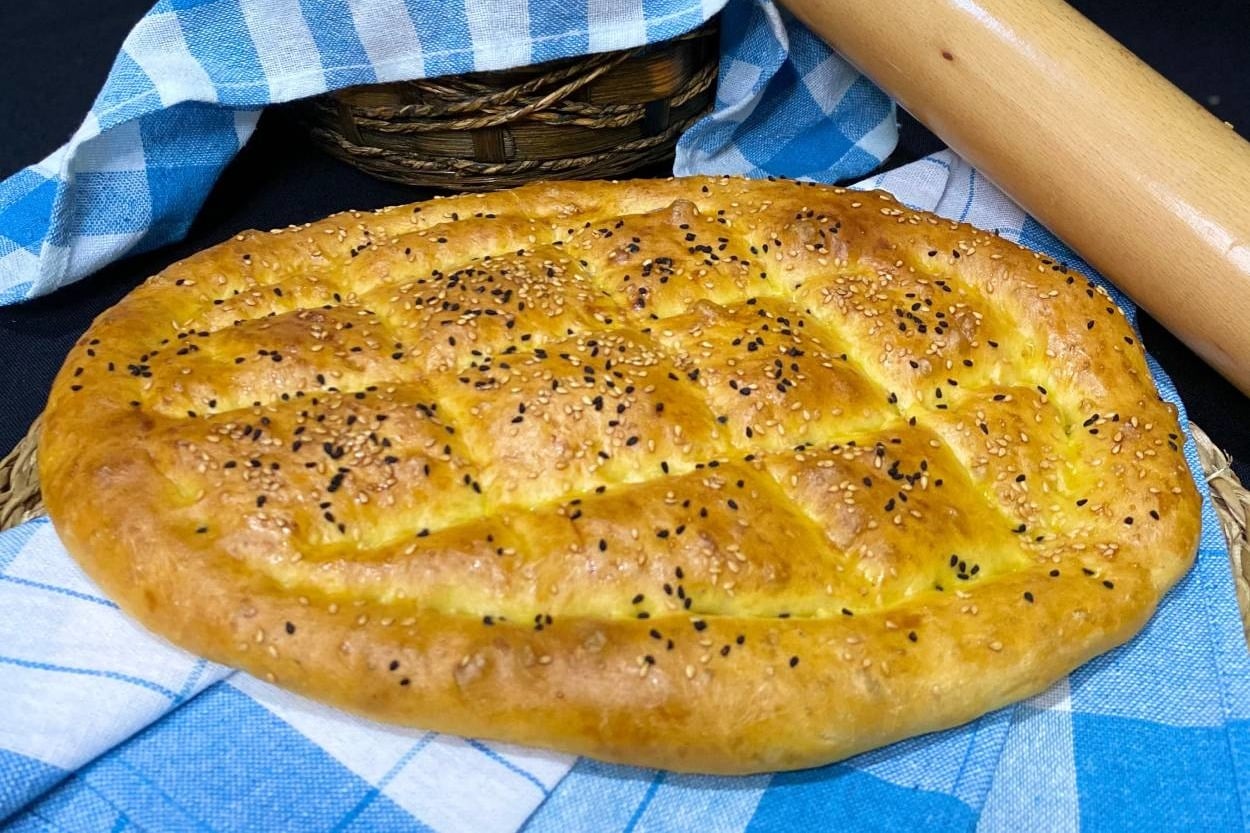 Yumuşacık Dokusuyla: Ramazan Pidesi