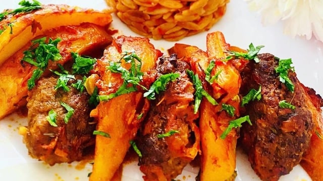 Enfes Sosuyla: Fırında Köfteli Patates