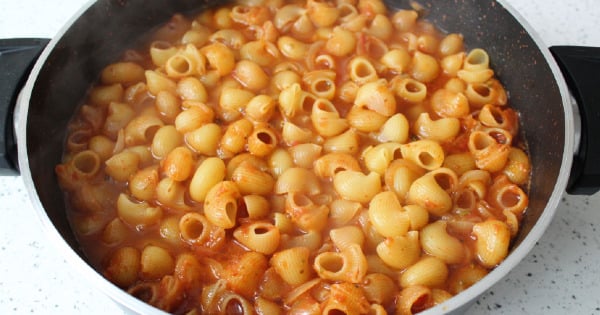 sosuyla-pisen-makarna4
