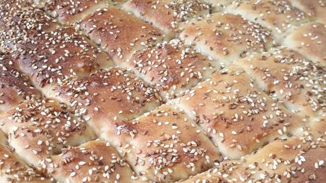 Mutfağı Dolduran Mis Kokusuyla: Gerçek Ramazan Pidesi