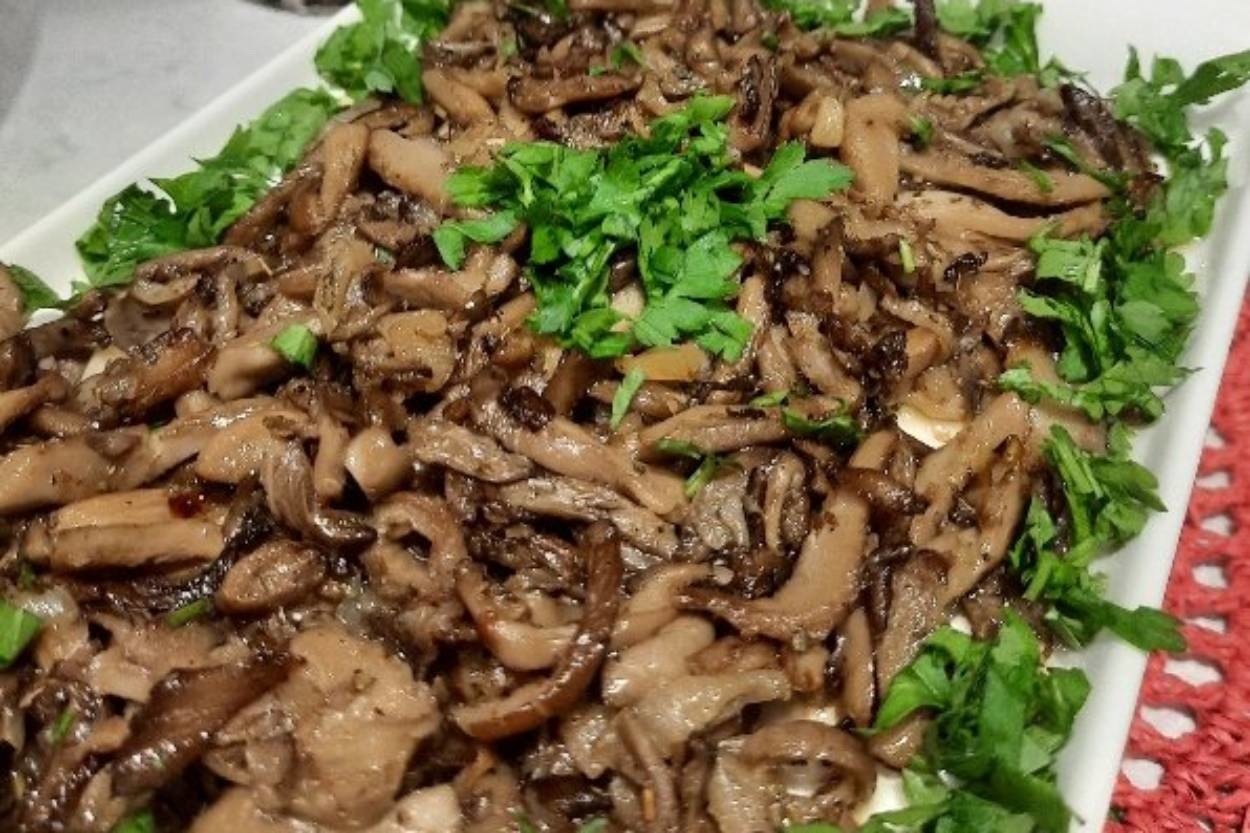 Aynı Et Tadında: İstiridye Mantarı Sotesi