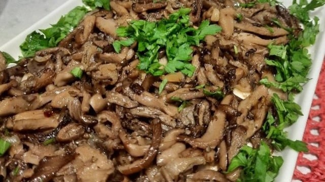 Aynı Et Tadında: İstiridye Mantarı Sotesi