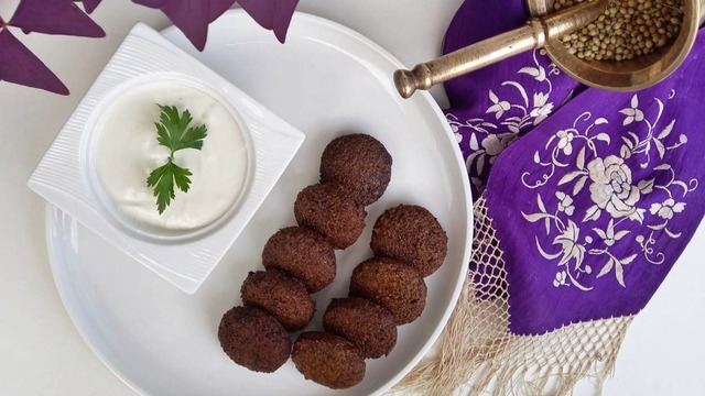 Dışının Çıtırlığıyla: Falafel (Nohut Köftesi)