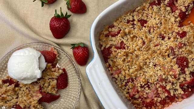 Hafif ve Ferah: Çilekli Crumble