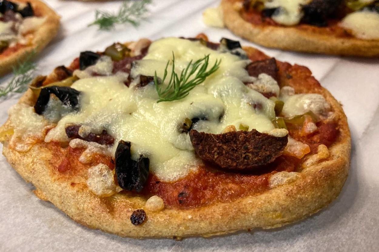 Fit Hazırlanan: Hamuru İki Malzemeli Pizza